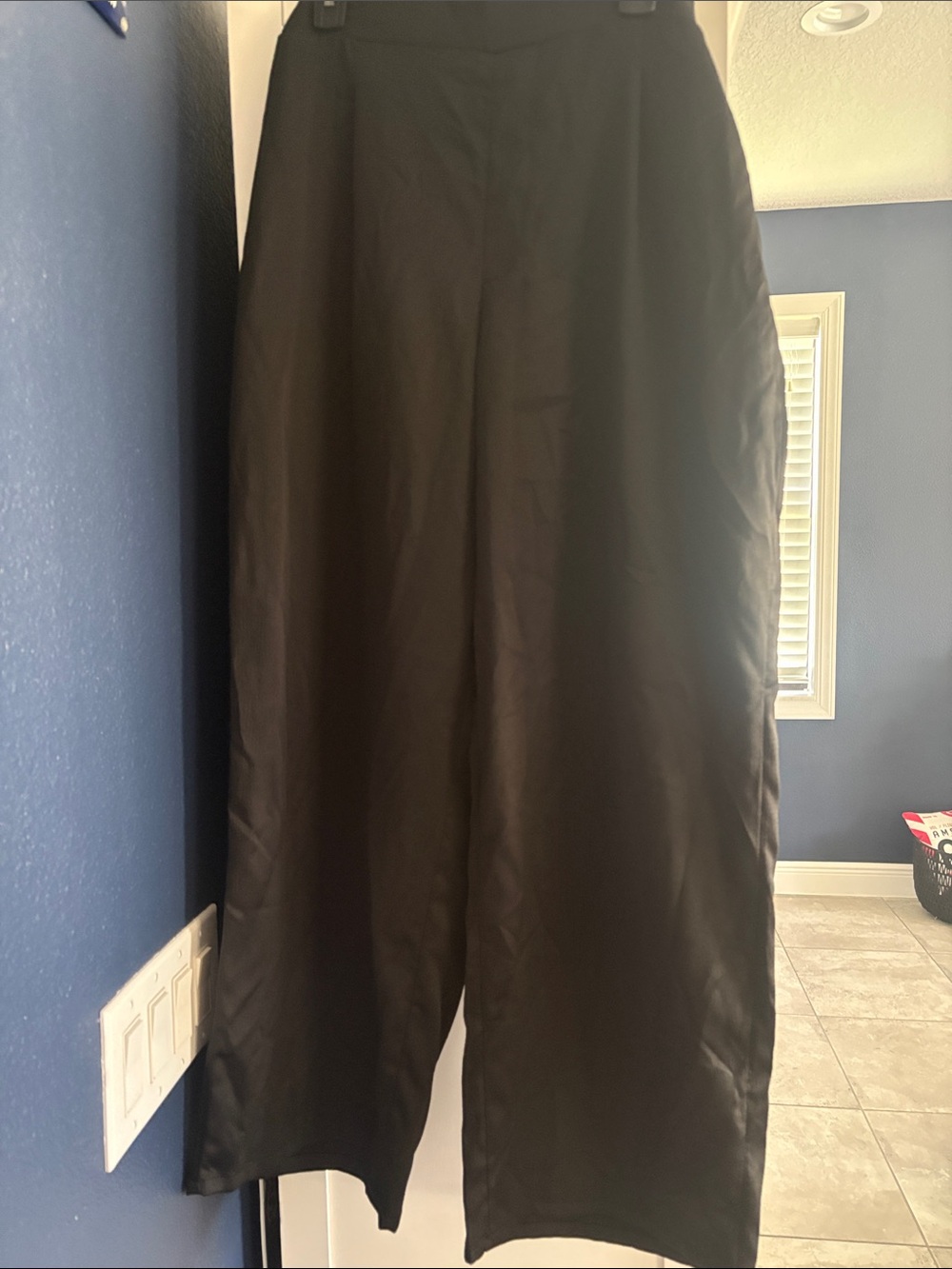 Women’s Black Wide-Leg Pants